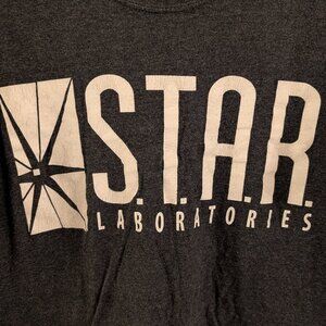 STAR Labs T-shirt 👕 Size S
